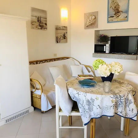 Bilocale Vista Mare 250 Mt Порто-Таверна