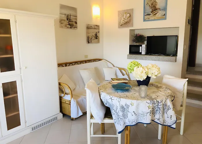 Bilocale Vista Mare 250 Mt Порто-Таверна